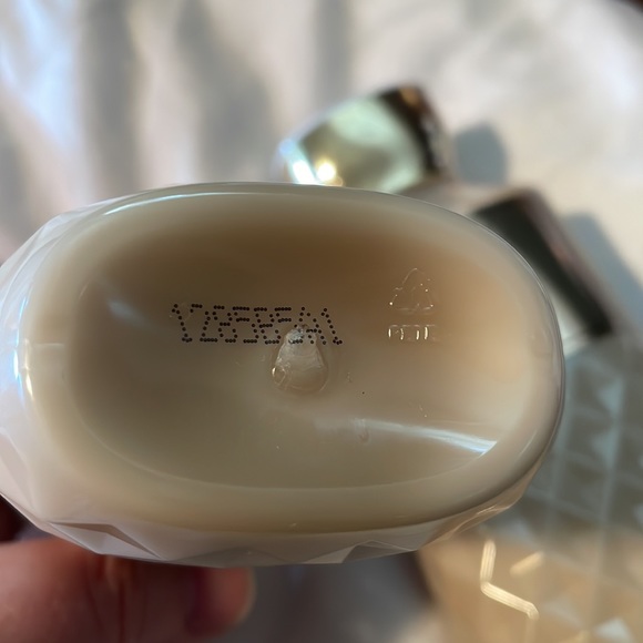 Bath & Body Works Snowflakes & Cashmere Body Lotion NEW! Retired scent!! - Picture 5 of 5